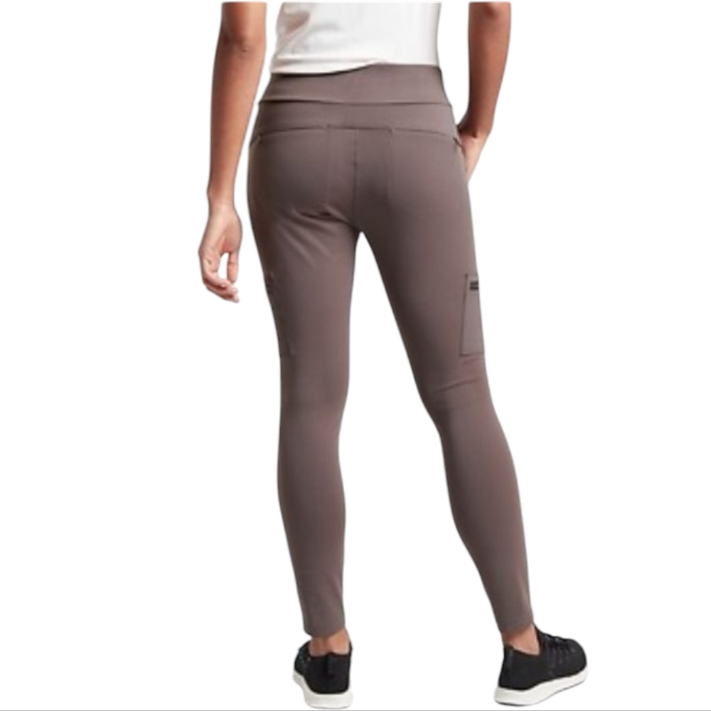 Athleta Plus Size Headlands Hybrid Cargo Pant Leggings. Gray Olive. Size 14 - Picture 4 of 9